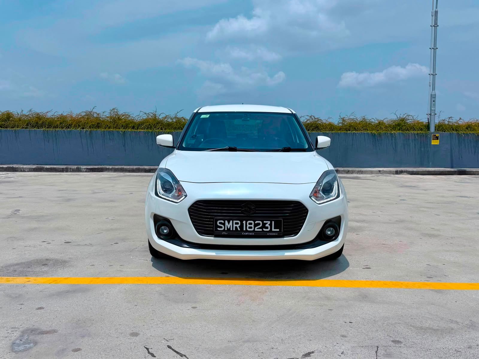 Suzuki Swift 1.0T GLX photo 3